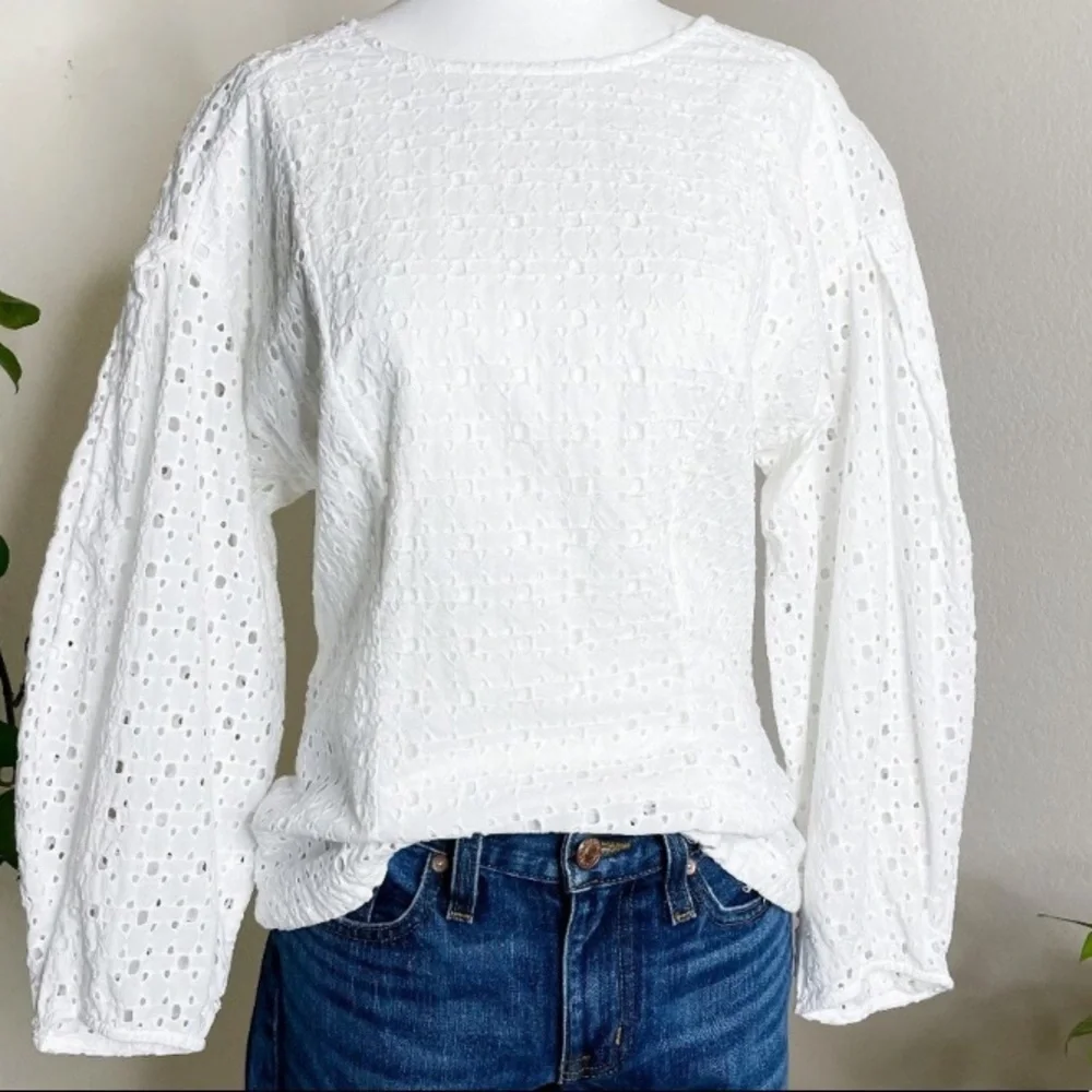 Banana Republic Eyelet White Puff Sleeves Blouse OH.